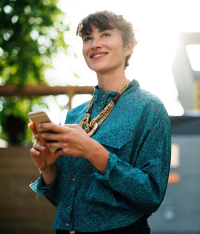 people-woman-smile-happy-texting